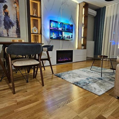 Anika Luxury Apartment At Diamond Center Skopje Bagian luar foto