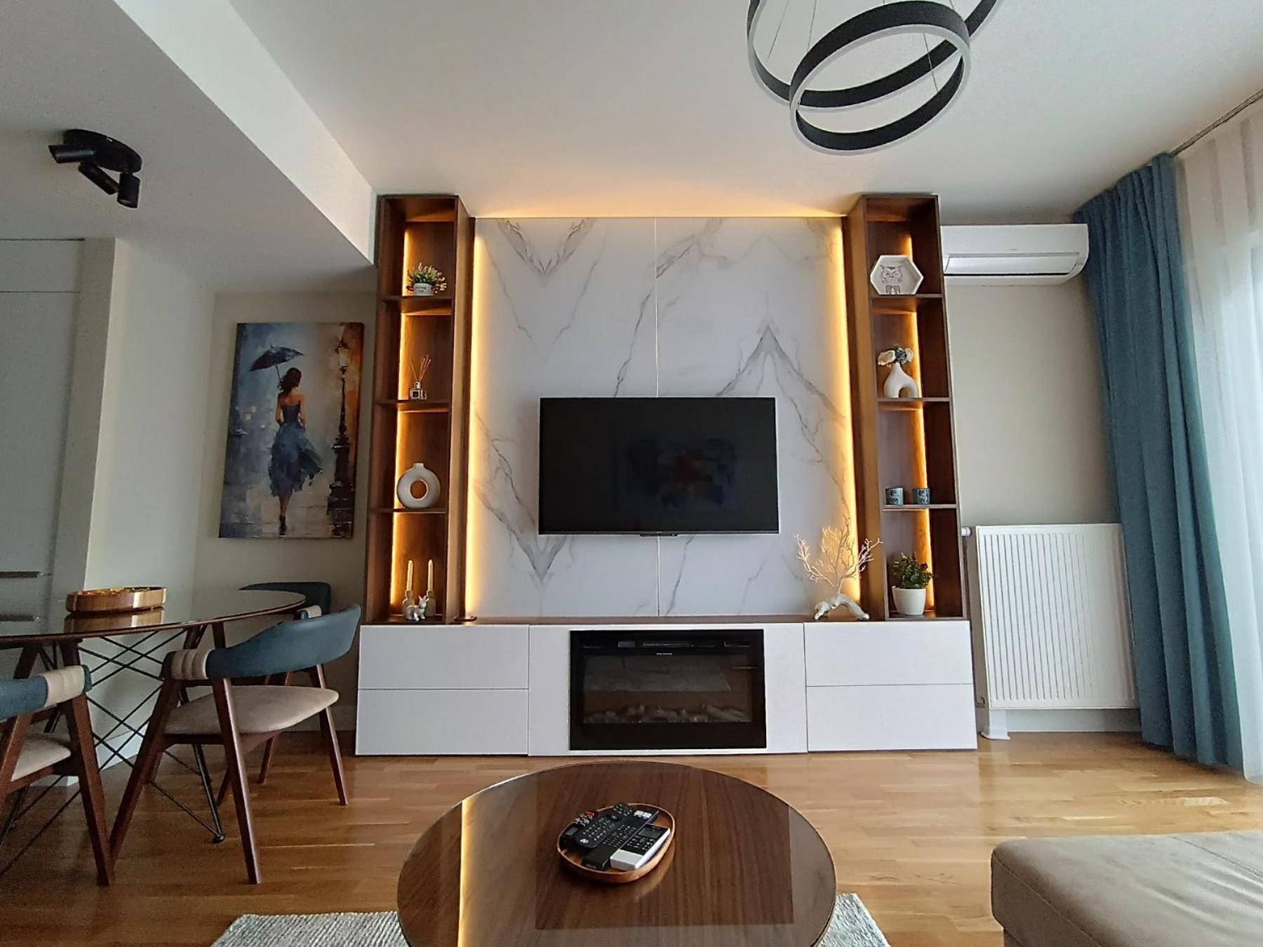 Anika Luxury Apartment At Diamond Center Skopje Bagian luar foto