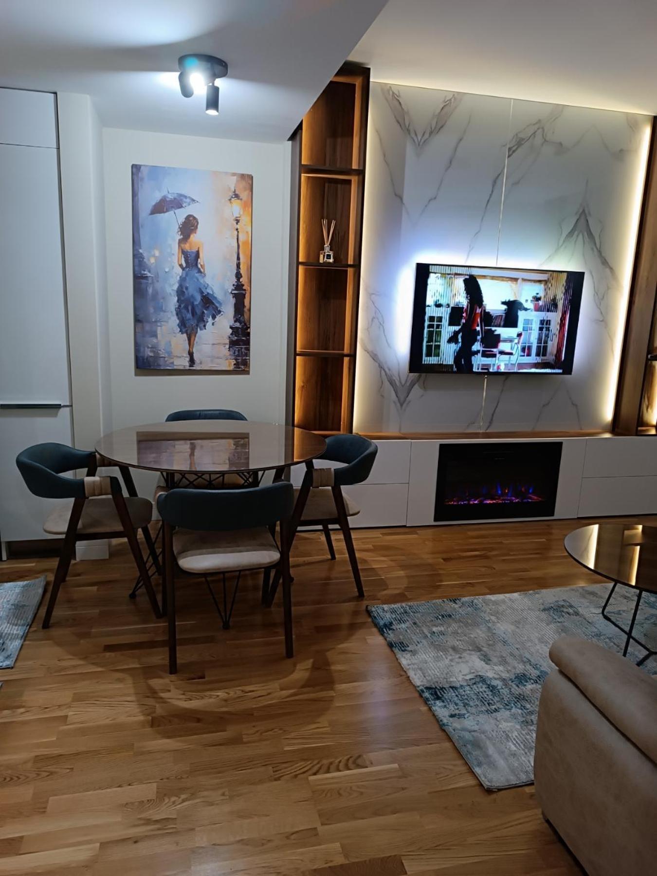Anika Luxury Apartment At Diamond Center Skopje Bagian luar foto