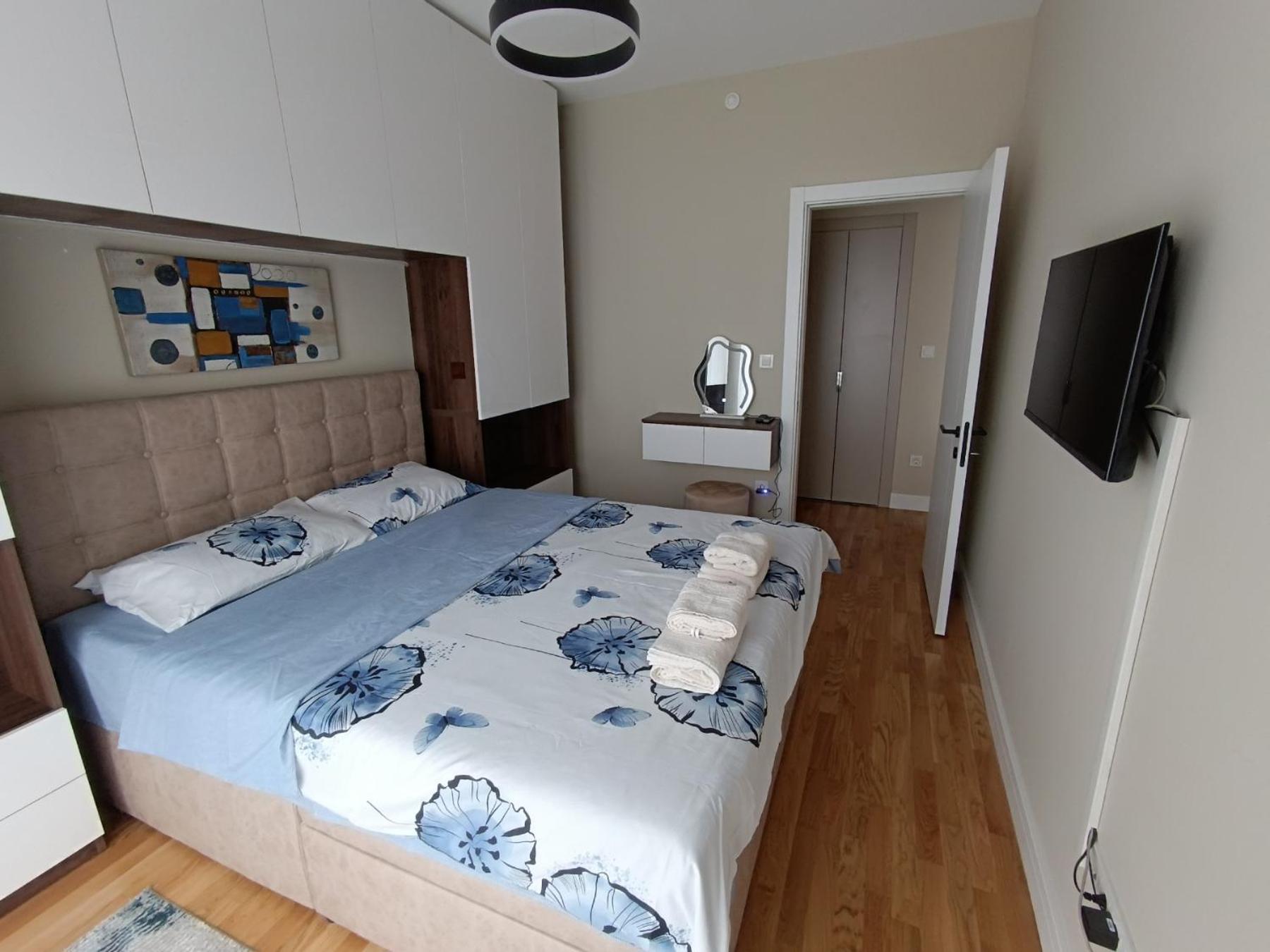 Anika Luxury Apartment At Diamond Center Skopje Bagian luar foto