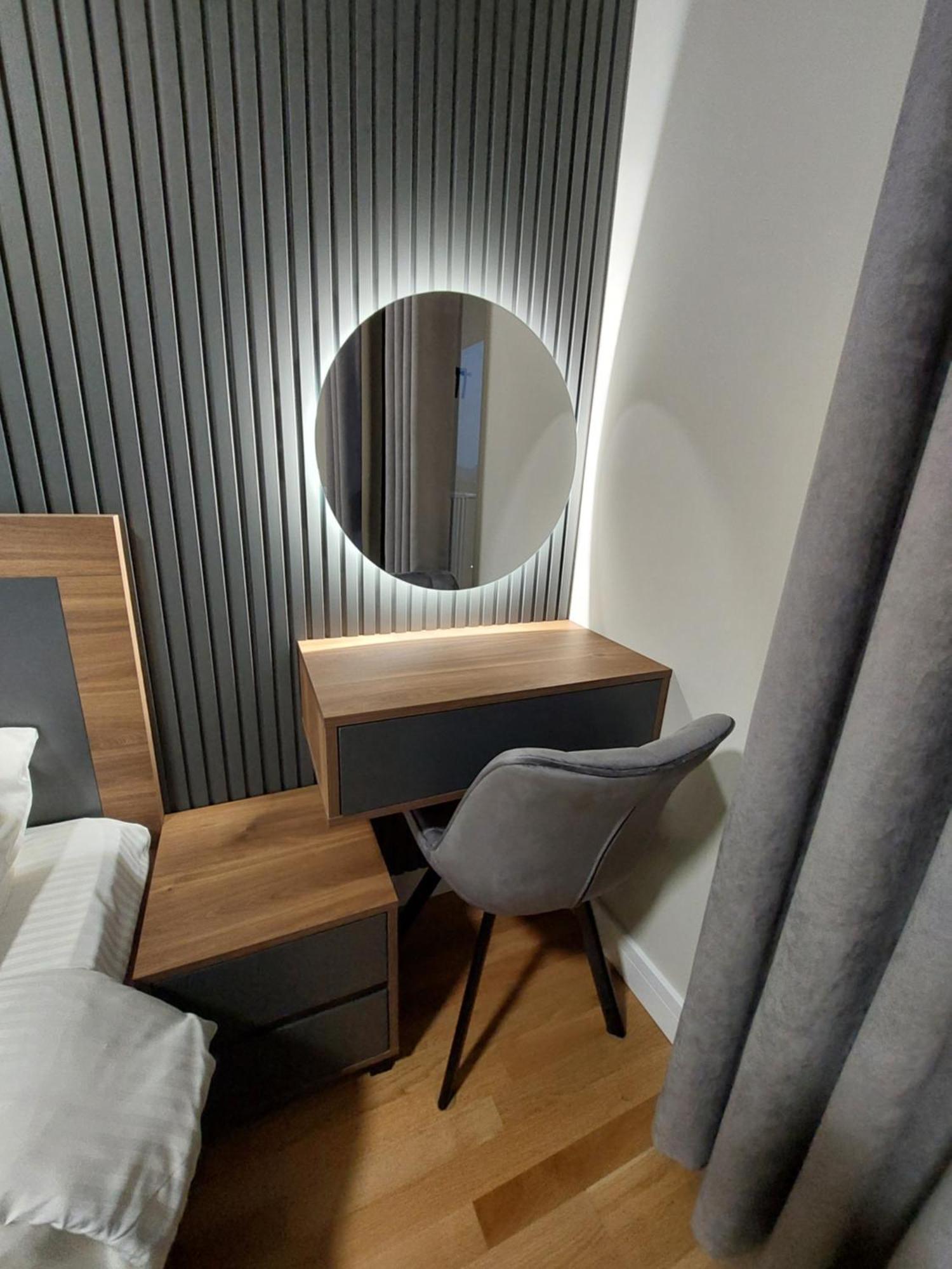 Anika Luxury Apartment At Diamond Center Skopje Bagian luar foto